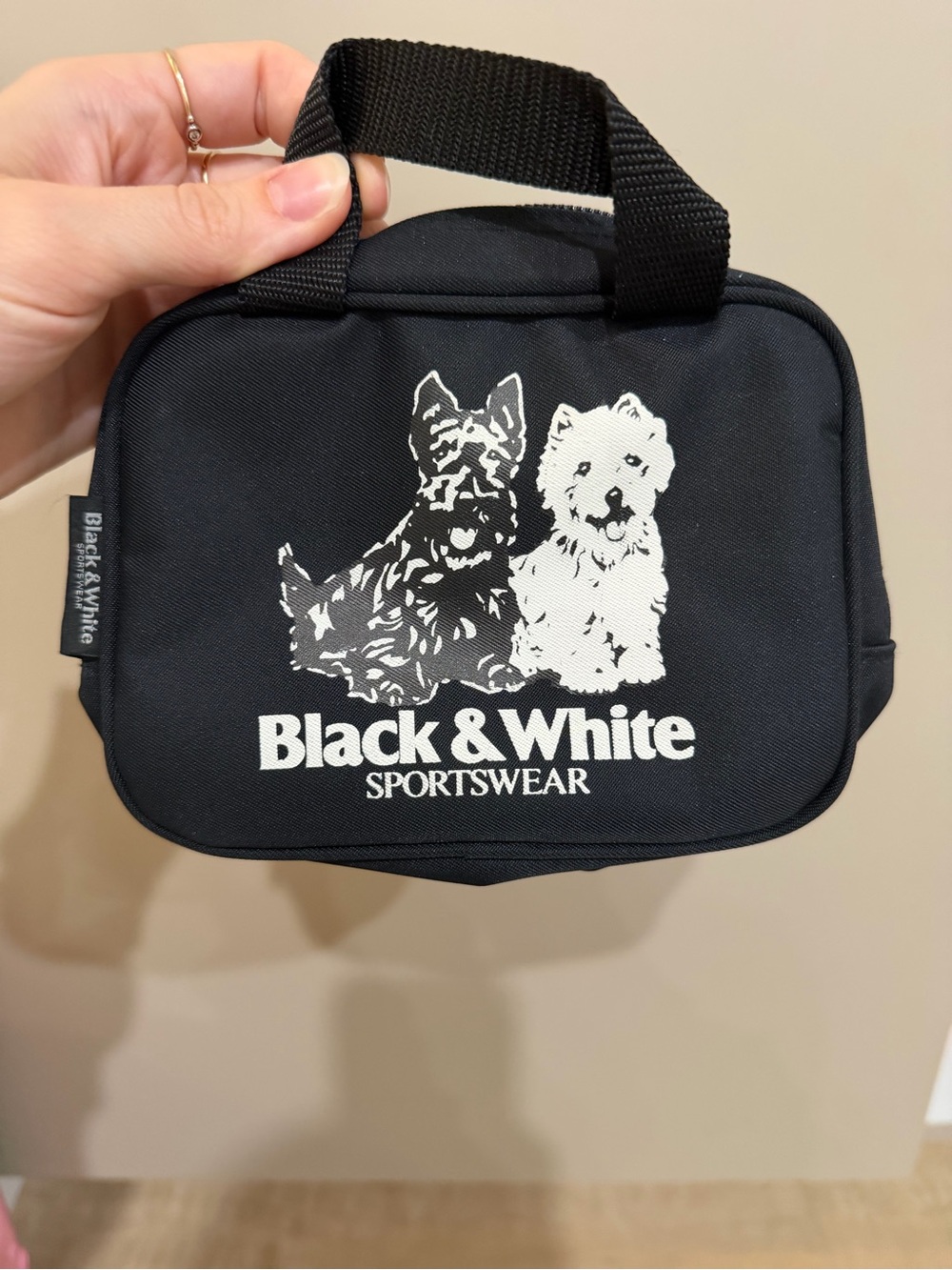 BLACK AND WHITE
POUCH